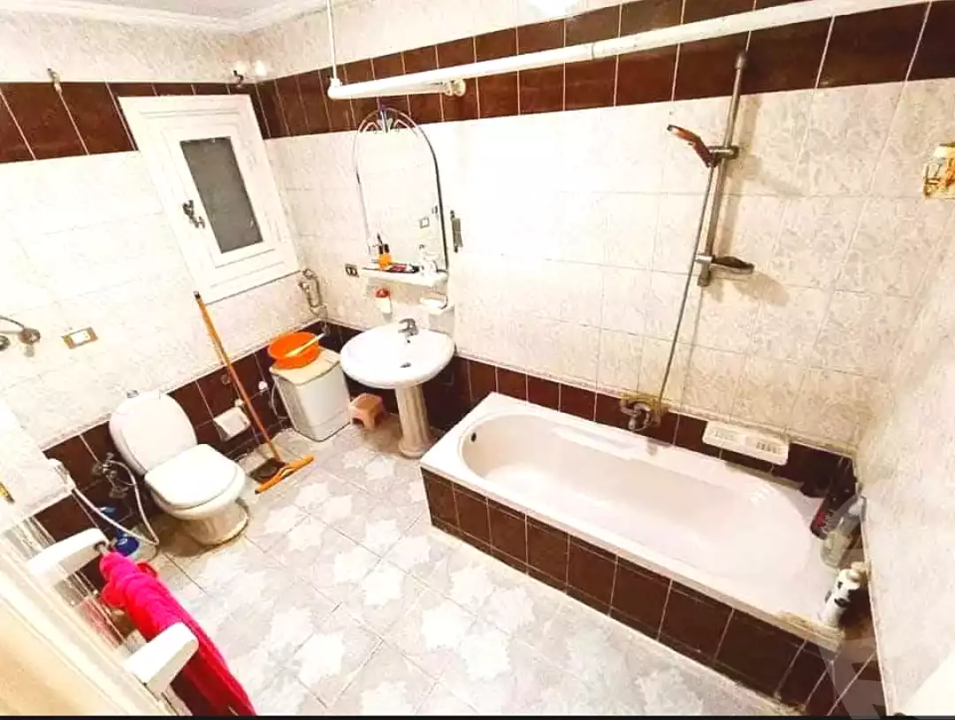 https://aqarmap.com.eg/en/listing/7146636-for-sale-alexandria-sydy-bshr