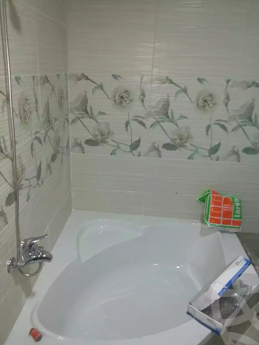 https://aqarmap.com.eg/ar/listing/7147302-for-sale-cairo-6th-of-october-el-ahyaa-neighborhood-2nd-divided-from-al-kafrawei-st