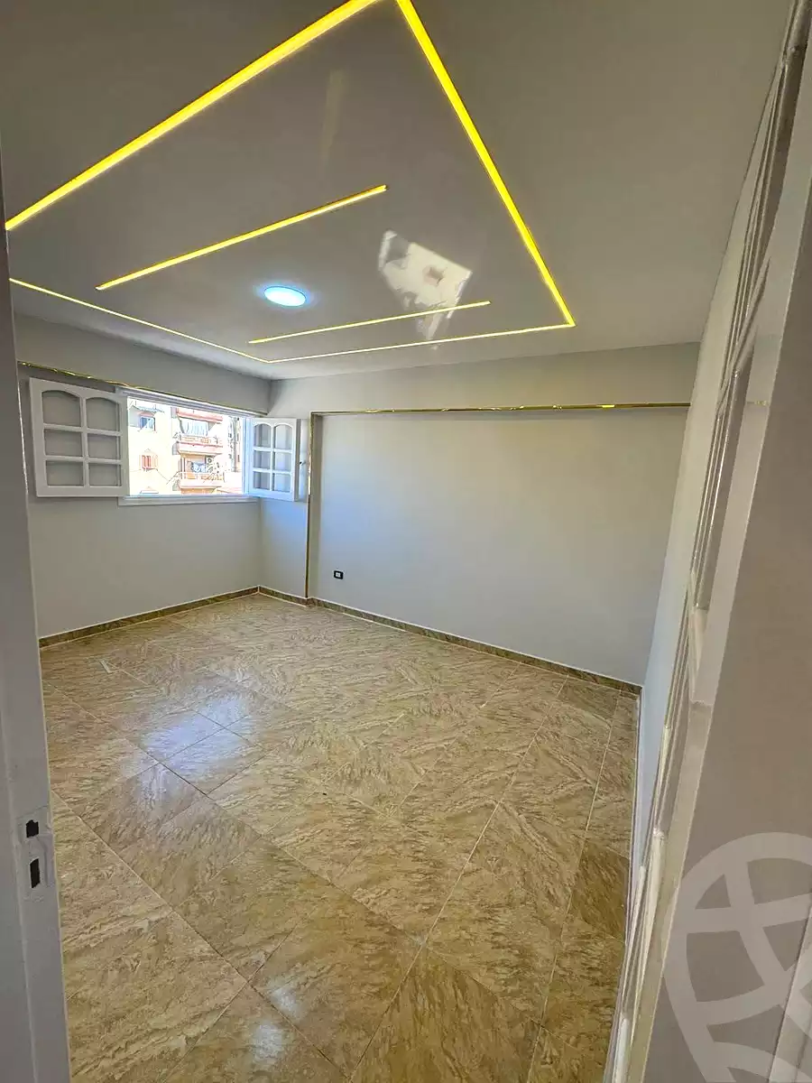 https://aqarmap.com.eg/ar/listing/7147590-for-sale-alexandria-el-asafra-shr-45