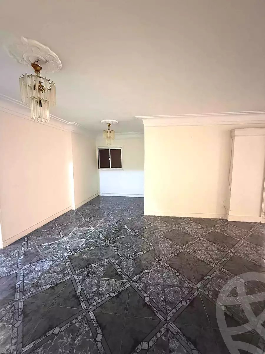 https://aqarmap.com.eg/ar/listing/7147651-for-sale-alexandria-sydy-bshr-sydy-bshr-bhry-abd-el-salam-aref-st