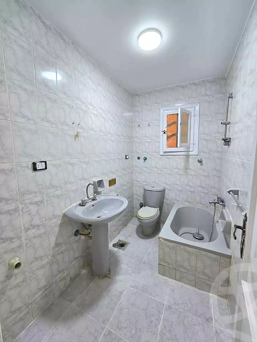 https://aqarmap.com.eg/en/listing/7148114-for-sale-alexandria-al-agamy