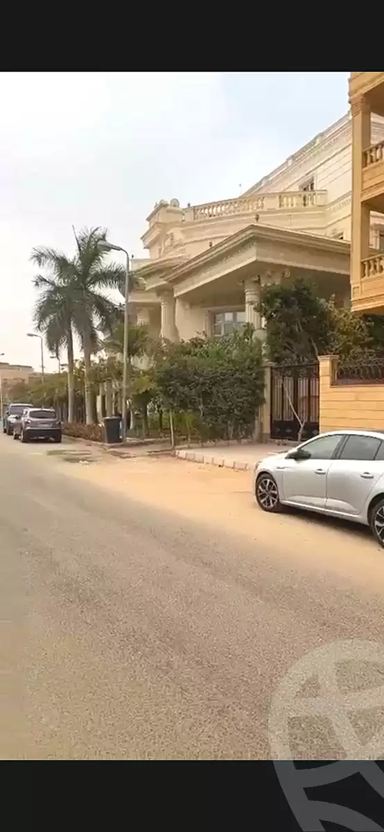 https://aqarmap.com.eg/ar/listing/7149276-for-sale-cairo-new-cairo-ganob-el-akadamiya-south-academy-d-mohamed-farid-abo-hadid-st