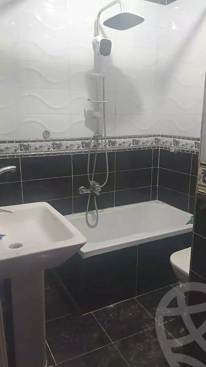 https://aqarmap.com.eg/ar/listing/7150029-for-sale-alexandria-al-agamy-el-hanouvel-el-warsha-st