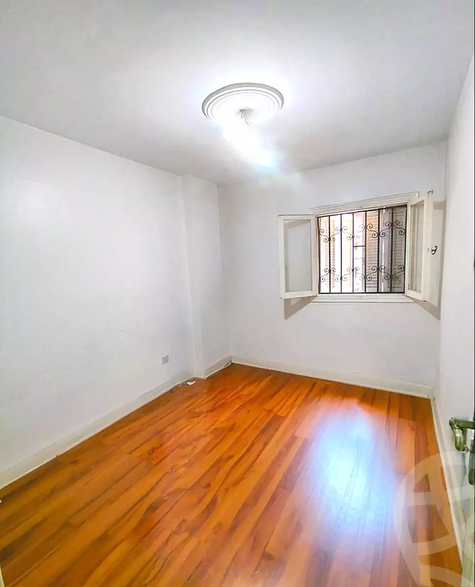 https://aqarmap.com.eg/ar/listing/7150541-for-sale-alexandria-sydy-bshr-sydy-bshr-bhry-gamal-abd-el-nasir-st