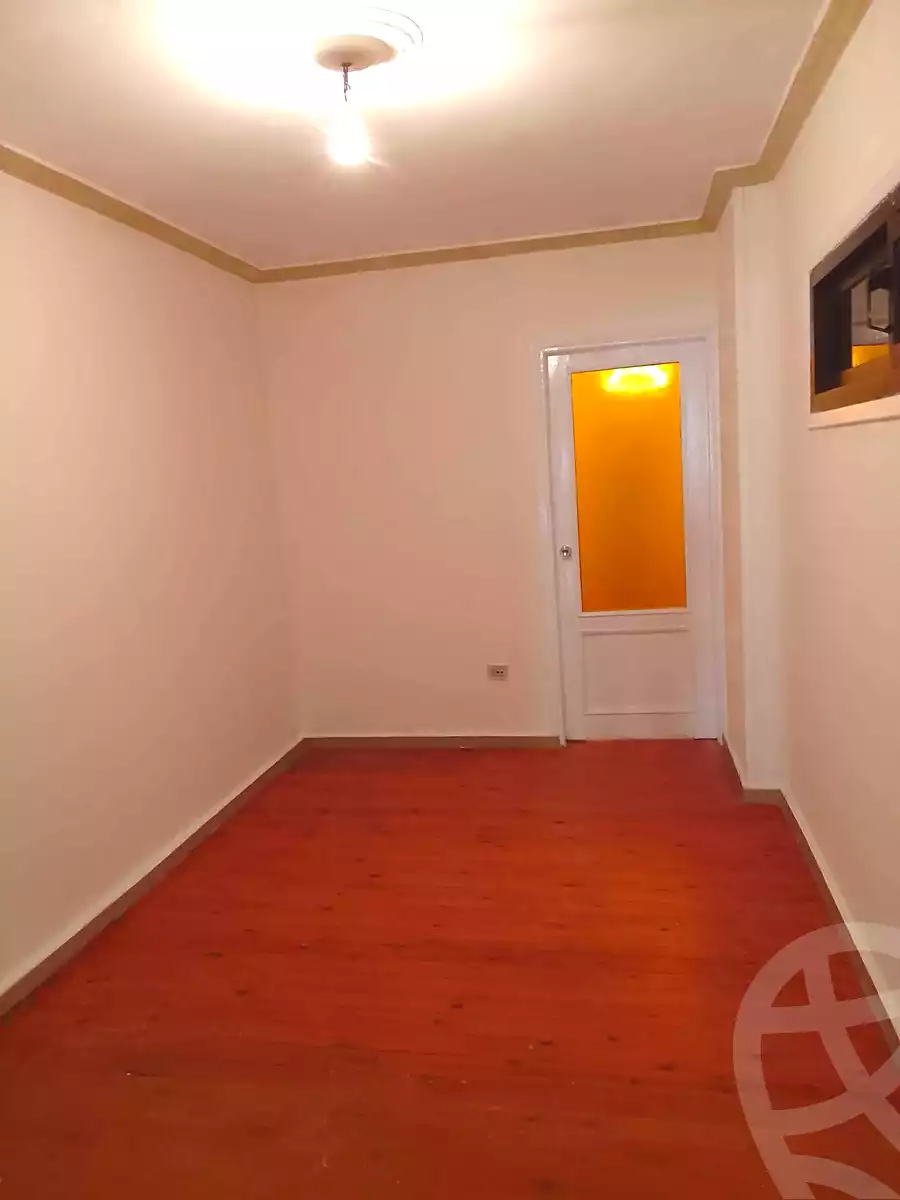 https://aqarmap.com.eg/ar/listing/7151441-for-rent-alexandria-ganaklis
