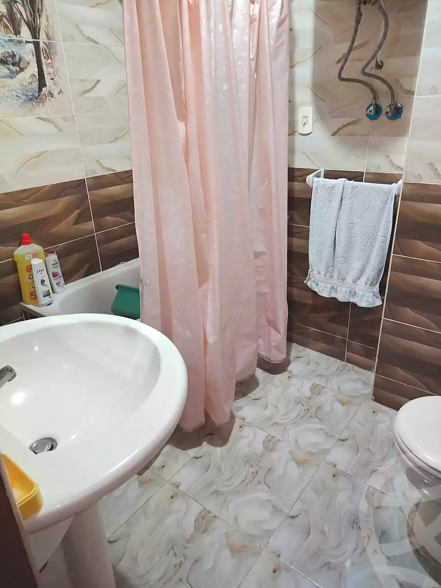 https://aqarmap.com.eg/en/listing/7151475-for-sale-cairo-ain-shams-ahmed-esmat-st