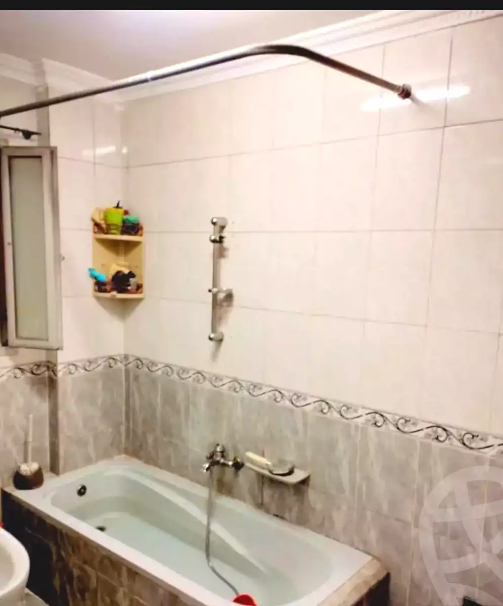 https://aqarmap.com.eg/ar/listing/7151578-for-sale-alexandria-al-agamy-el-hanouvel-el-kholafaa-el-rashdeen-st