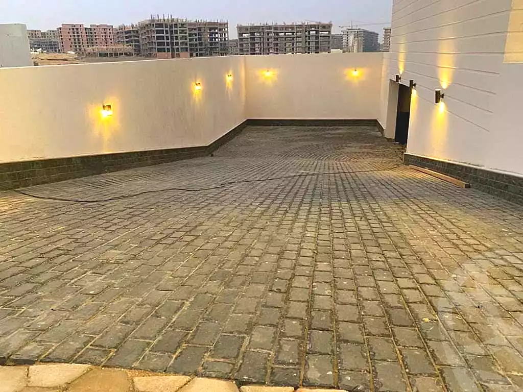 https://aqarmap.com.eg/en/listing/7151882-for-sale-cairo-new-administrative-capital-r7-oia