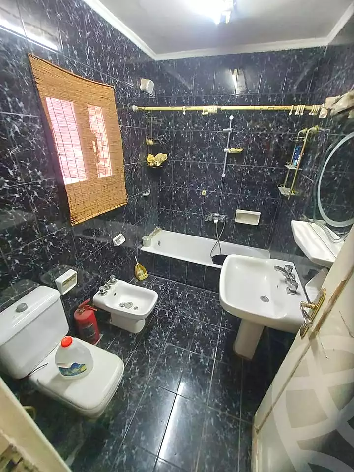 https://aqarmap.com.eg/en/listing/7153026-for-sale-cairo-helwan-helwan-el-sharkeya-borhan-st