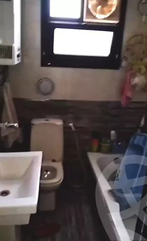 https://aqarmap.com.eg/ar/listing/7156391-for-sale-cairo-faisal-kafr-tohormos-queen-nazli-st