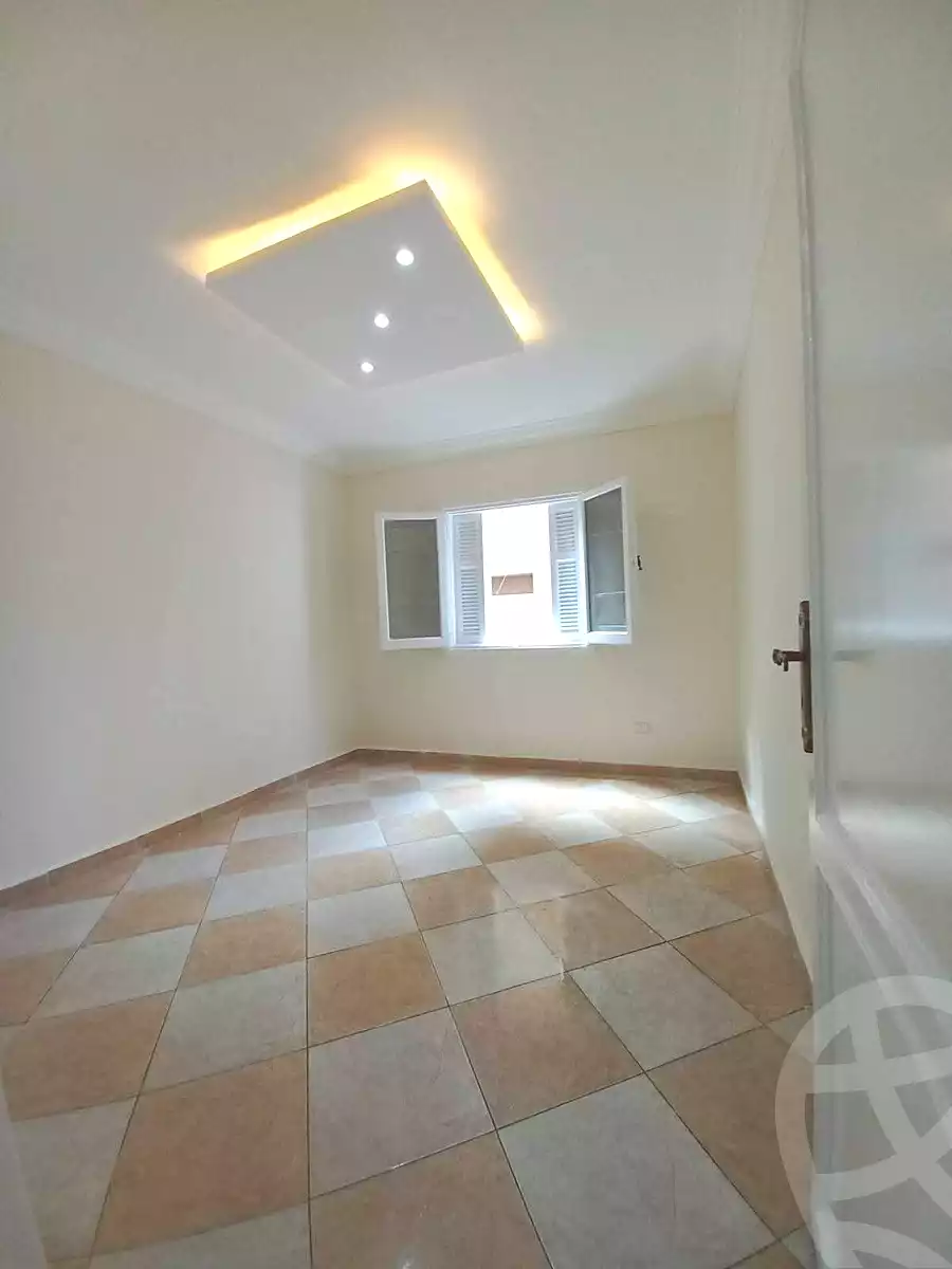 https://aqarmap.com.eg/ar/listing/7157370-for-sale-alexandria-el-asafra-shr-45