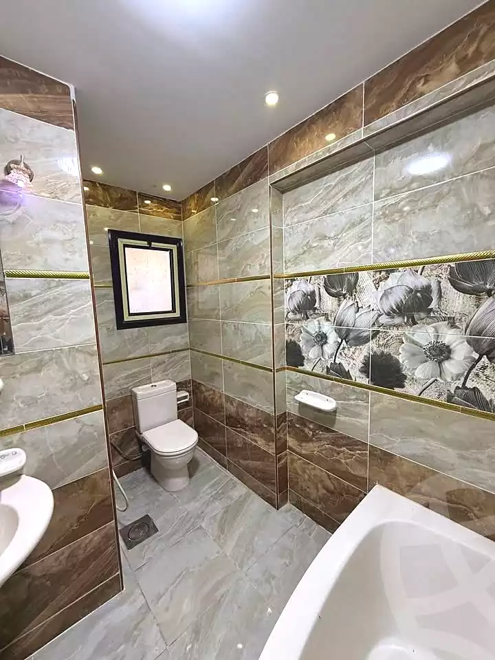 https://aqarmap.com.eg/ar/listing/7157681-for-sale-alexandria-al-agamy-lbytsh-al-kaada-st