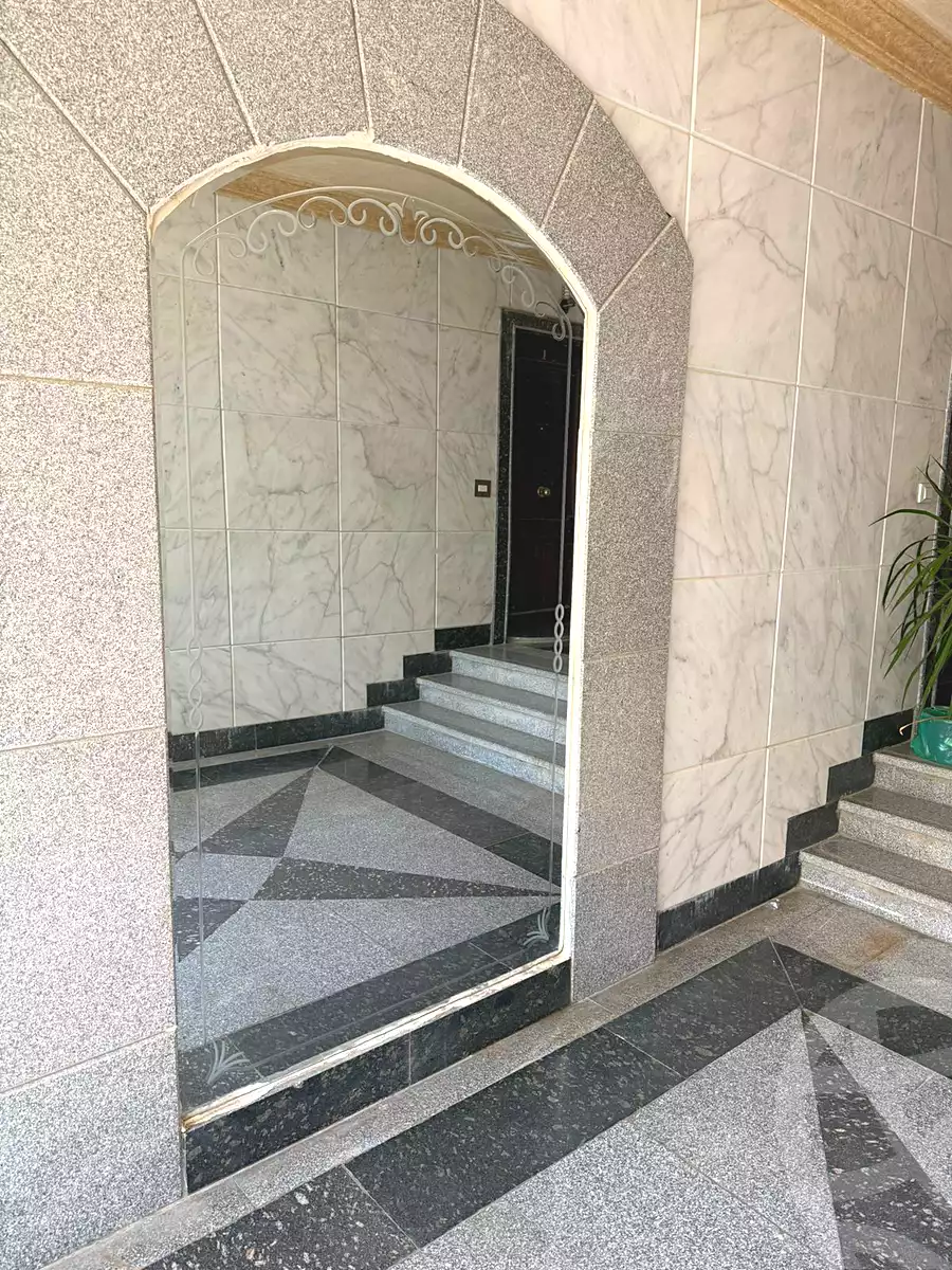https://aqarmap.com.eg/ar/listing/7159733-for-sale-cairo-new-cairo-el-banafsg-el-banafsag-omarat-al-gabri-st