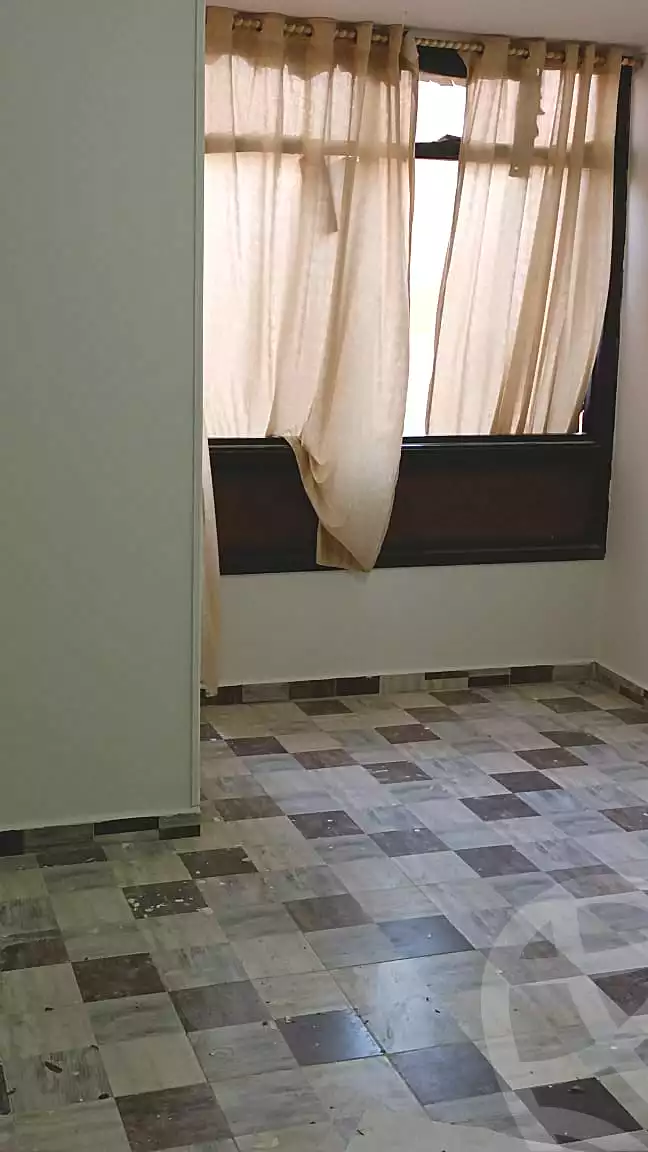 https://aqarmap.com.eg/ar/listing/7159928-for-sale-cairo-6th-of-october-el-ahyaa-neighborhood-2nd-divided-from-al-kafrawei-st