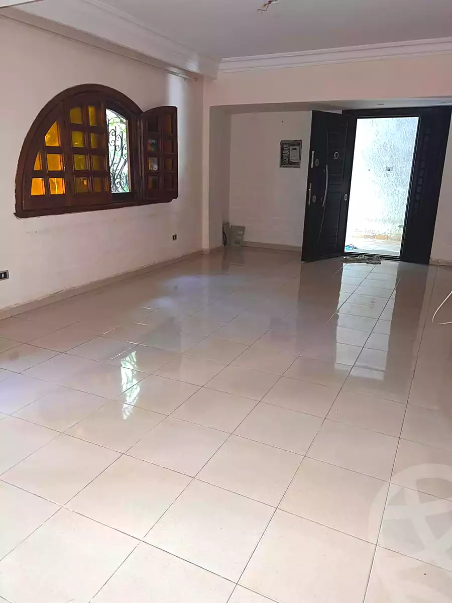 https://aqarmap.com.eg/ar/listing/7159967-for-sale-cairo-6th-of-october-el-ahyaa-neighborhood-2nd-divided-from-al-kafrawei-st