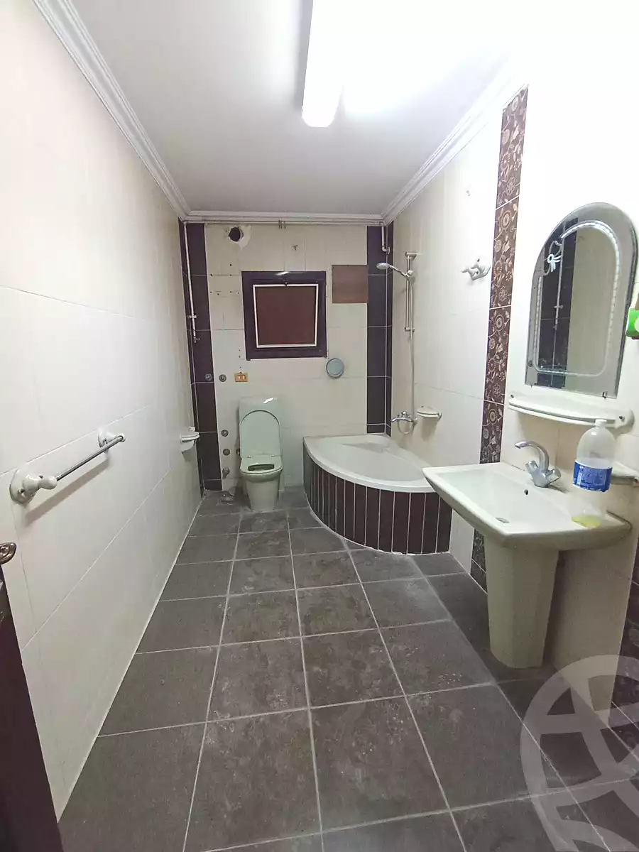 https://aqarmap.com.eg/ar/listing/7162339-for-rent-cairo-helwan-mostafa-fahmy-st