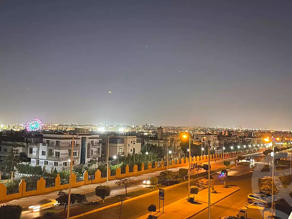 https://aqarmap.com.eg/ar/listing/7162739-for-sale-cairo-el-sheikh-zayed-city-el-hay-el-thaleth-ashaer-area-3-el-salam-st