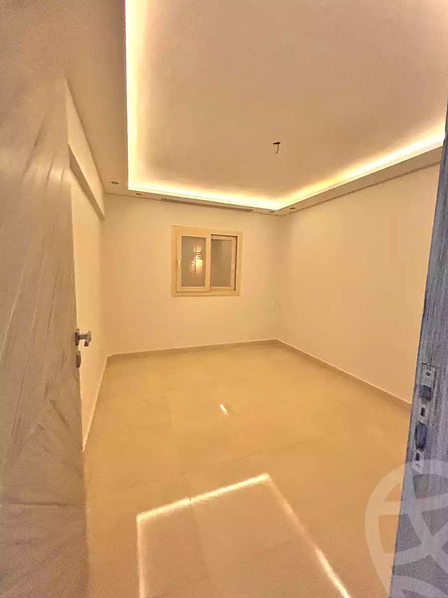 https://aqarmap.com.eg/ar/listing/7163138-for-sale-cairo-new-cairo-ganob-el-akadamiya-south-academy-h-amr-ibn-el-ass-st