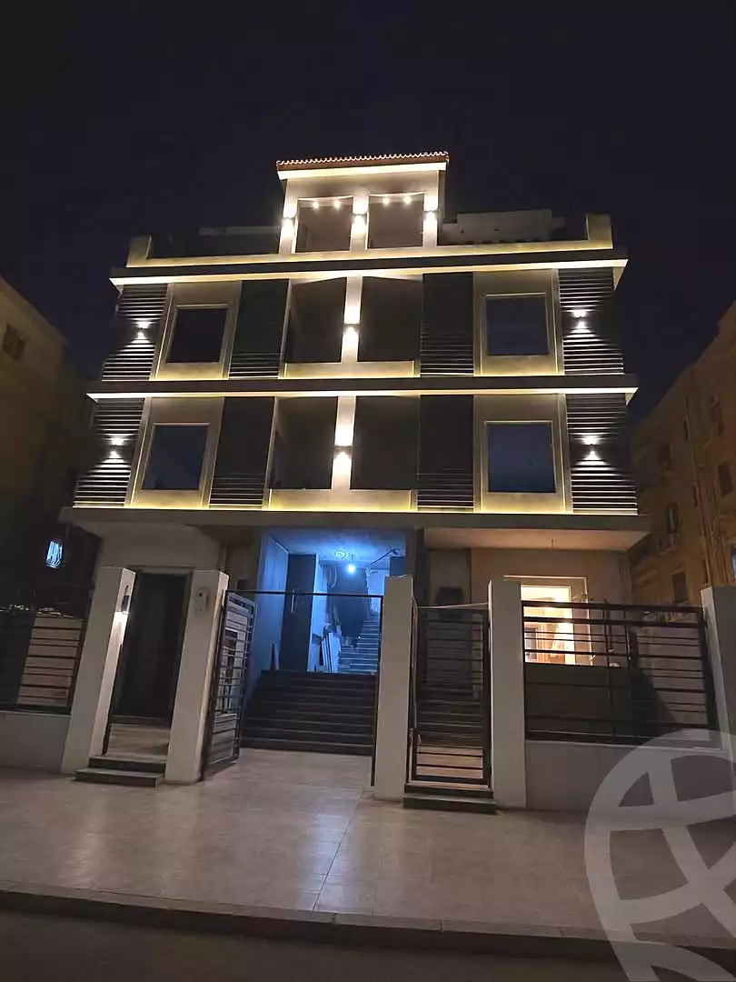 https://aqarmap.com.eg/ar/listing/7130928-for-sale-cairo-el-sheikh-zayed-city-el-hay-el-thaleth-ashaer