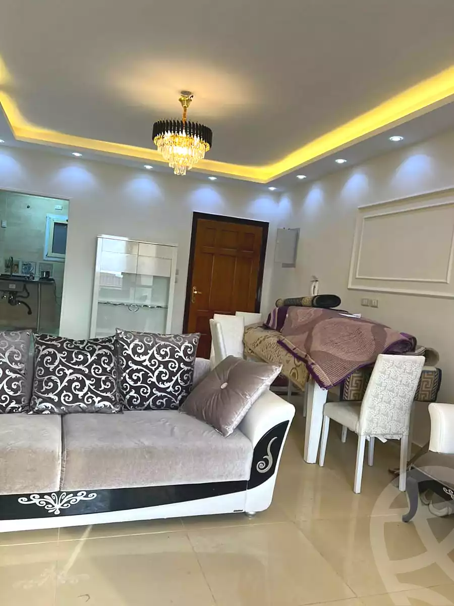 https://aqarmap.com.eg/en/listing/7163760-for-sale-cairo-el-sheikh-zayed-city-compounds-el-khamayel