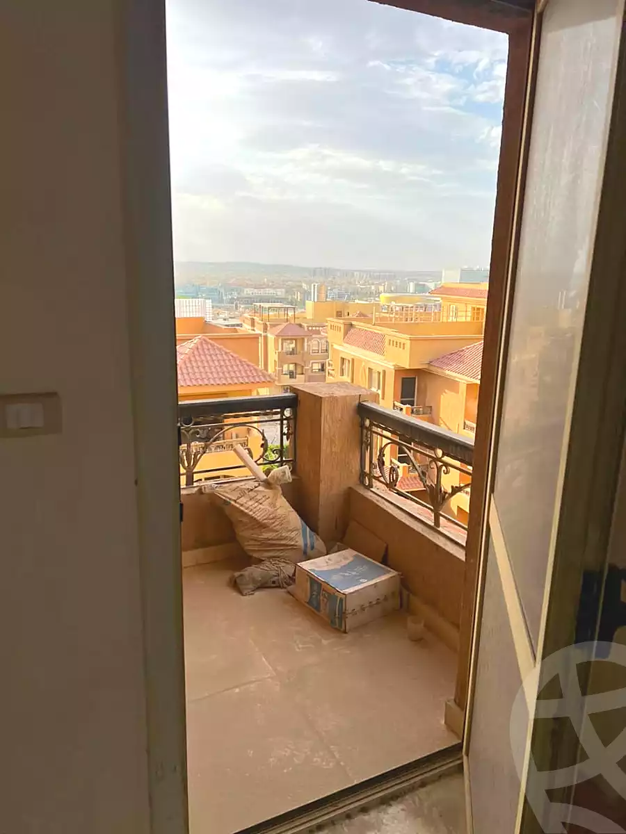 https://aqarmap.com.eg/en/listing/7163760-for-sale-cairo-el-sheikh-zayed-city-compounds-el-khamayel