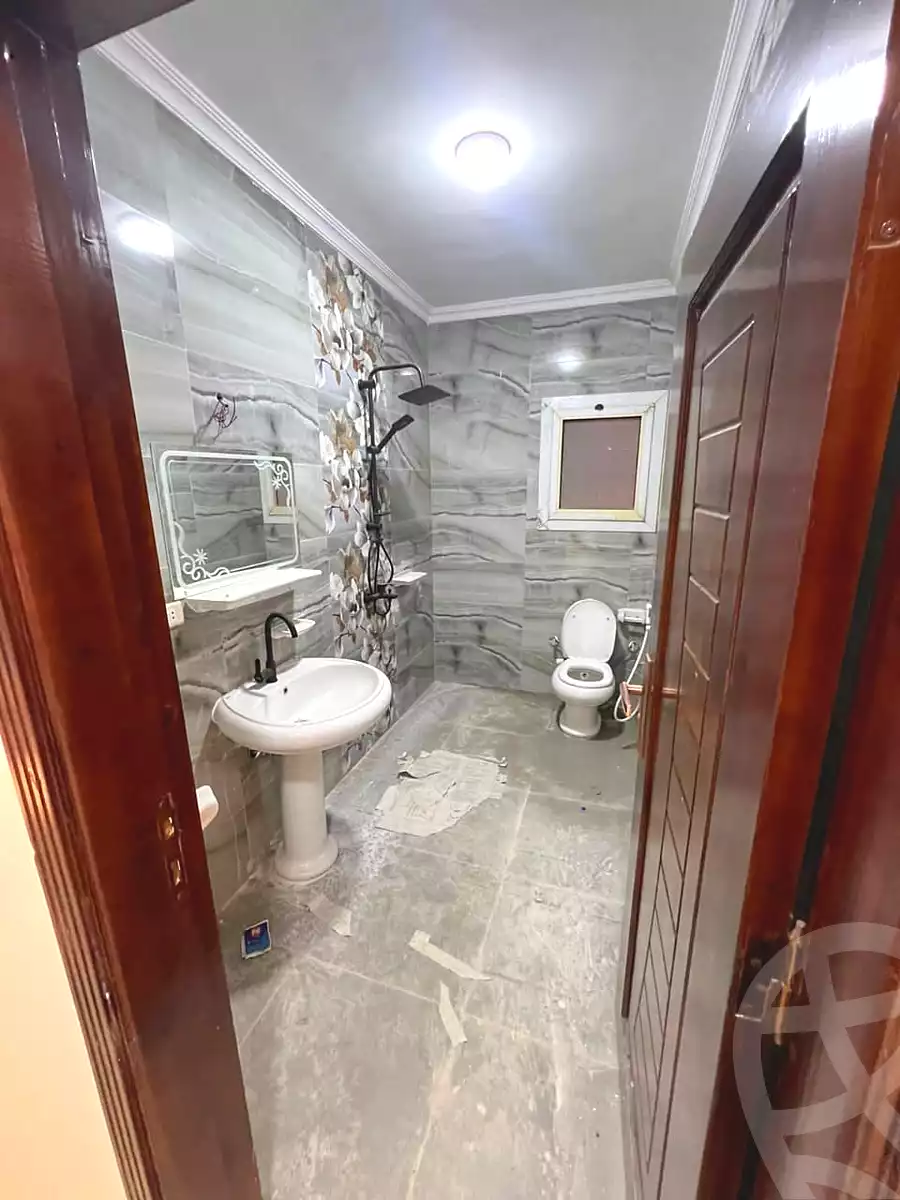 https://aqarmap.com.eg/en/listing/7163760-for-sale-cairo-el-sheikh-zayed-city-compounds-el-khamayel