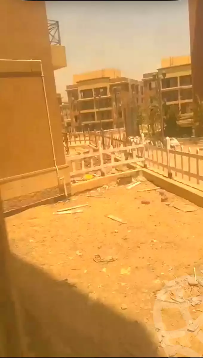 https://aqarmap.com.eg/en/listing/7163767-for-sale-cairo-el-sheikh-zayed-city-compounds-el-khamayel
