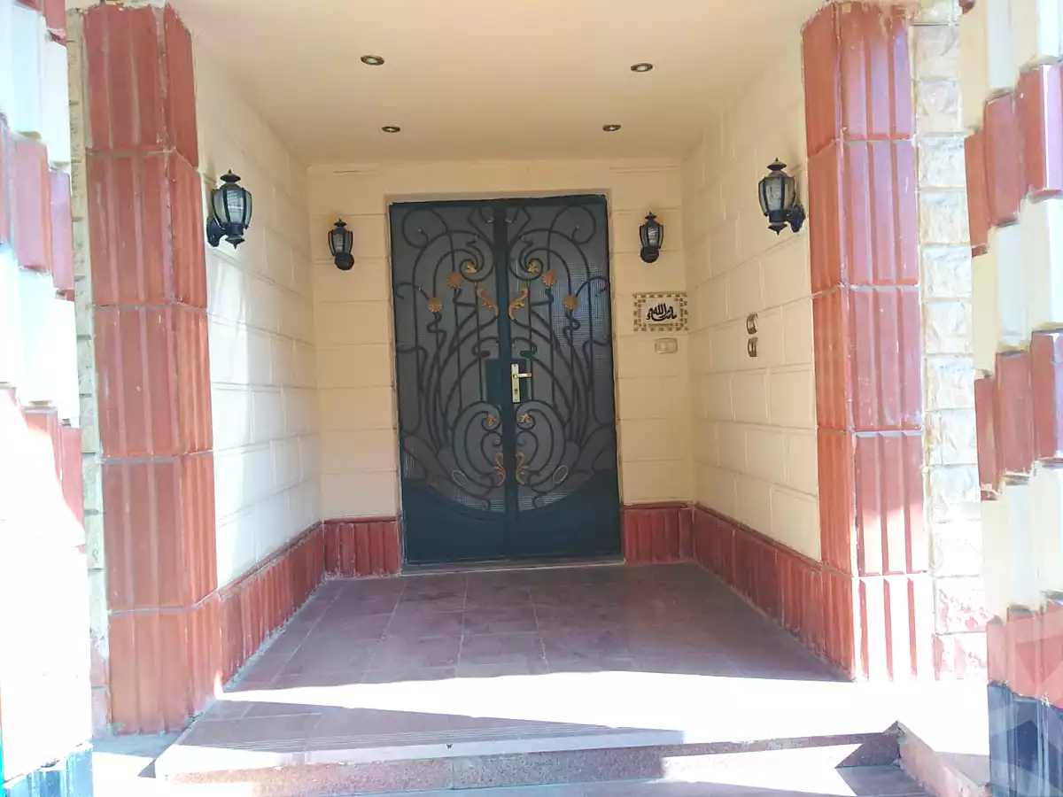 https://aqarmap.com.eg/ar/listing/7164333-for-sale-cairo-6th-of-october-el-ahyaa-neighborhood-7th-ali-ibn-abi-talib-st