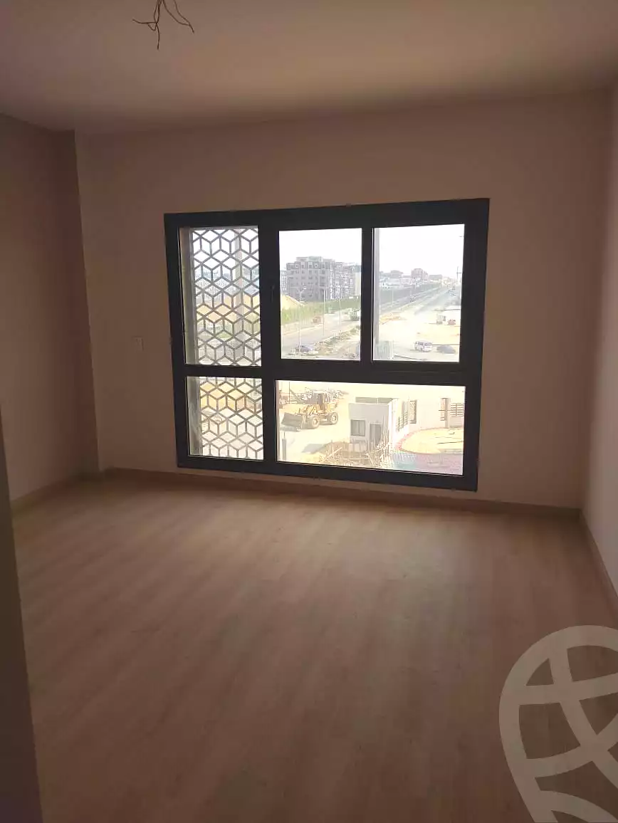 https://aqarmap.com.eg/en/listing/7165343-for-sale-cairo-el-sheikh-zayed-city-compounds-dh-drys