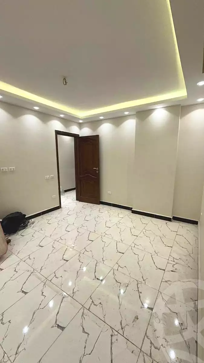 https://aqarmap.com.eg/ar/listing/7165690-for-sale-cairo-6th-of-october-el-ahyaa-neighborhood-3rd-al-hay-al-thalith-st