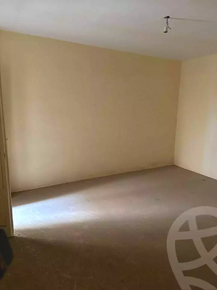 https://aqarmap.com.eg/ar/listing/7165925-for-sale-alexandria-al-agamy-el-hanouvel-radwan-st