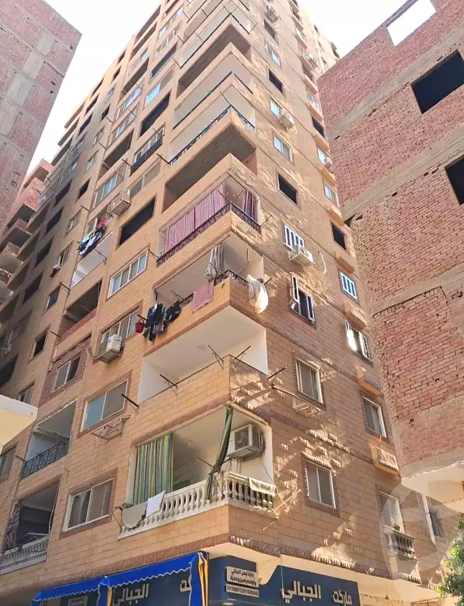 https://aqarmap.com.eg/en/listing/7165986-for-sale-cairo-helwan-hadayek-helwan-nile-corniche-st