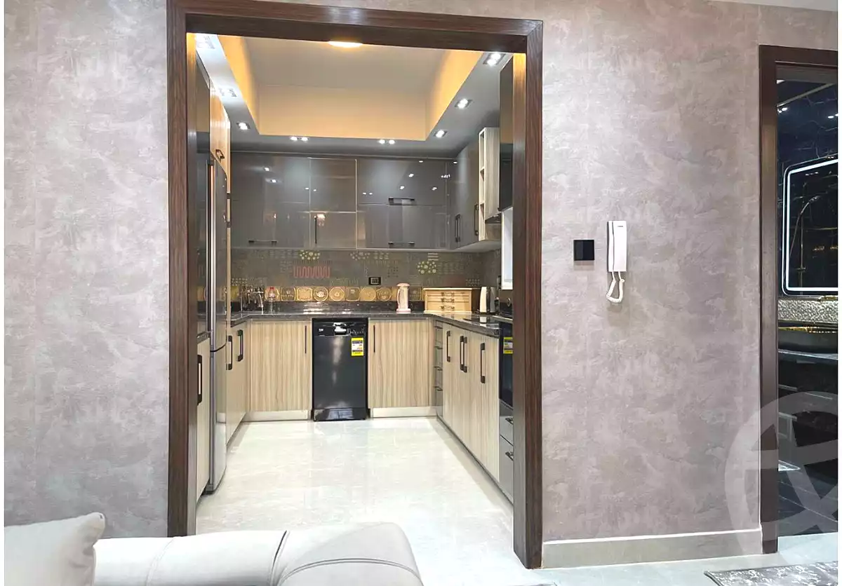 https://aqarmap.com.eg/en/listing/7166163-for-sale-cairo-new-cairo-compounds-hyde-park-centre-ville-hyde-park