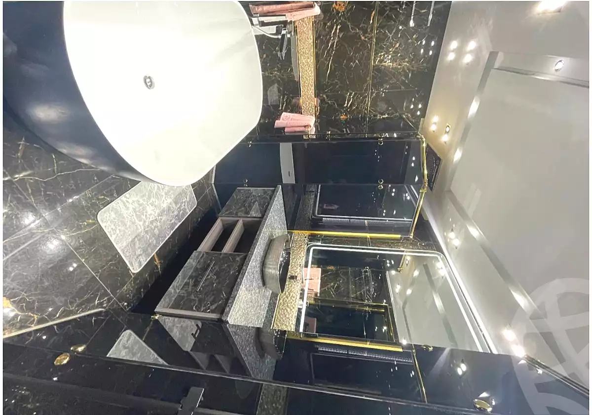 https://aqarmap.com.eg/en/listing/7166163-for-sale-cairo-new-cairo-compounds-hyde-park-centre-ville-hyde-park