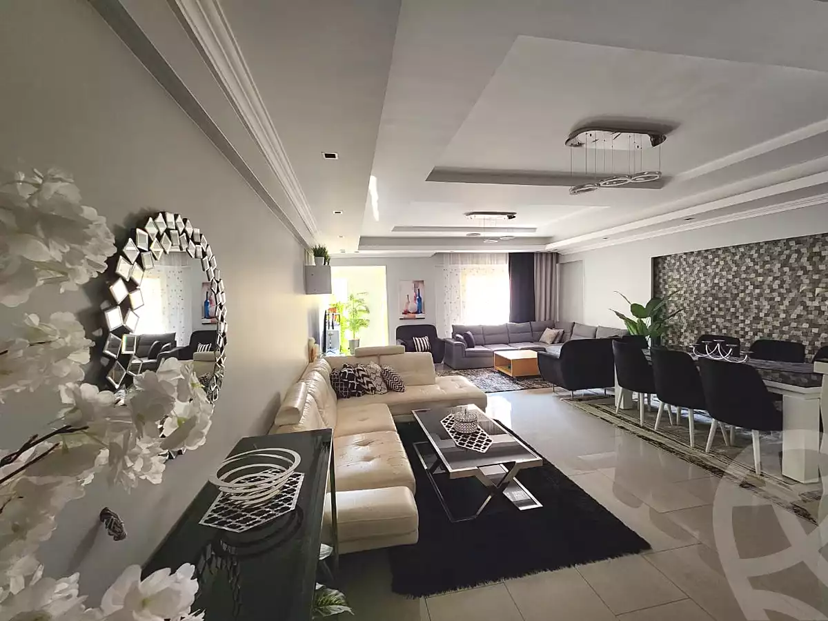 https://aqarmap.com.eg/ar/listing/7166773-for-sale-cairo-new-cairo-compounds-hayati-residence
