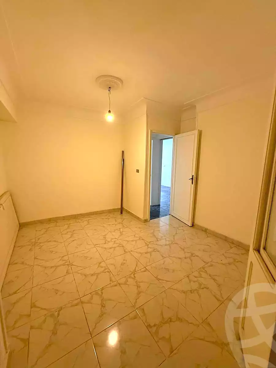 https://aqarmap.com.eg/ar/listing/7166834-for-sale-alexandria-sydy-bshr-sydy-bshr-bhry-abd-el-salam-aref-st