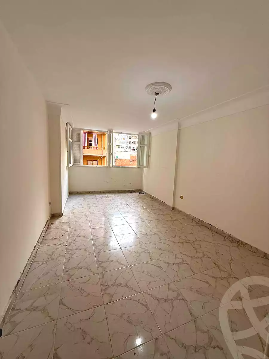 https://aqarmap.com.eg/ar/listing/7166834-for-sale-alexandria-sydy-bshr-sydy-bshr-bhry-abd-el-salam-aref-st