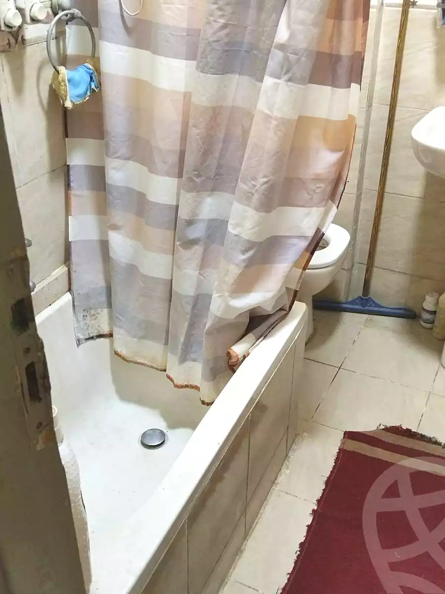 https://aqarmap.com.eg/ar/listing/7166878-for-sale-alexandria-al-agamy-lbytsh-el-saleheen-mosque-st