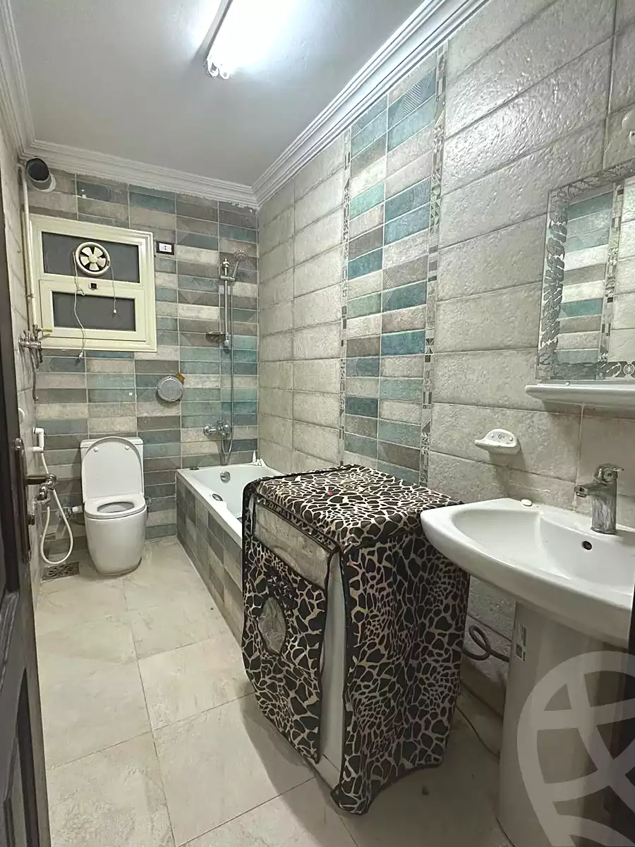 https://aqarmap.com.eg/en/listing/7167708-for-sale-cairo-6th-of-october-el-ahyaa-neighborhood-3rd-al-hay-al-thalith-st