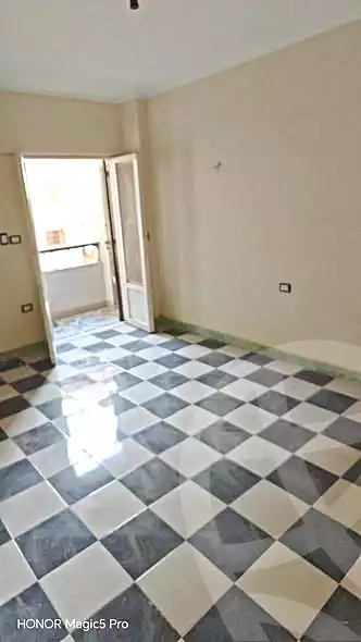 https://aqarmap.com.eg/ar/listing/7167743-for-sale-cairo-helwan-helwan-el-sharkeya-mostafa-safwat-st