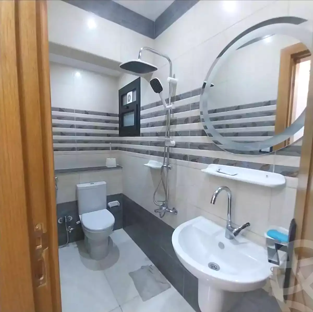 https://aqarmap.com.eg/ar/listing/7168273-for-sale-alexandria-el-asafra-l-sfr-bhry-atlas-st