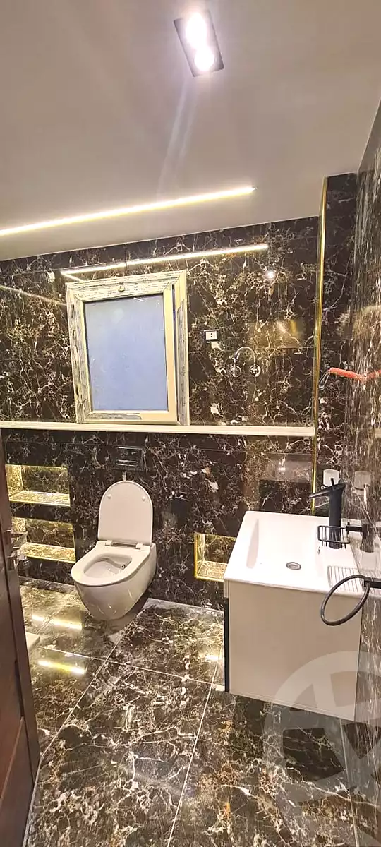 https://aqarmap.com.eg/ar/listing/7169968-for-sale-cairo-el-sheikh-zayed-city-compounds-el-khamayel