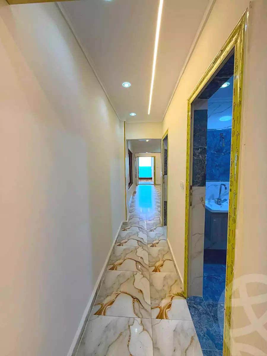 https://aqarmap.com.eg/ar/listing/7170228-for-sale-alexandria-miami-el-gaish-rd-st