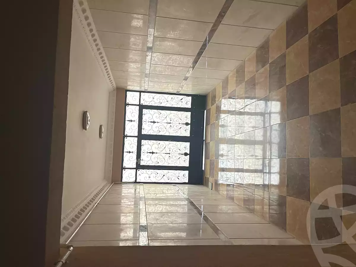 https://aqarmap.com.eg/en/listing/7170781-for-rent-cairo-new-cairo-first-settlement-mhwr-mstfy-kml