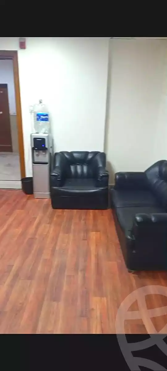https://aqarmap.com.eg/ar/listing/7171309-for-rent-cairo-downtown-bab-el-loaa-el-shawarby-st