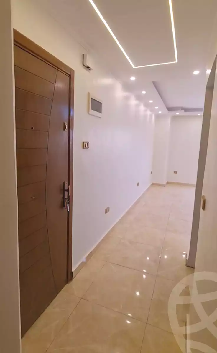 https://aqarmap.com.eg/ar/listing/7172270-for-sale-cairo-15th-of-may-mjwr-4-shr-khld-bn-lwlyd