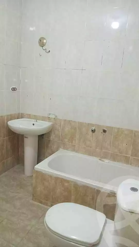 https://aqarmap.com.eg/en/listing/7174490-for-sale-alexandria-al-agamy-shataa-el-nakheel