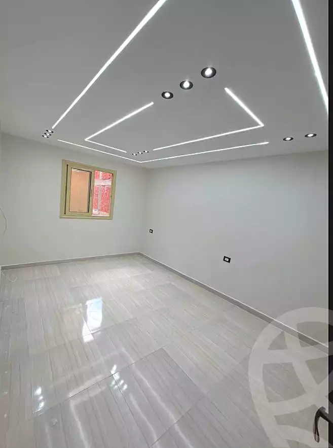 https://aqarmap.com.eg/ar/listing/7175764-for-sale-alexandria-al-agamy-lbytsh-el-saleheen-mosque-st