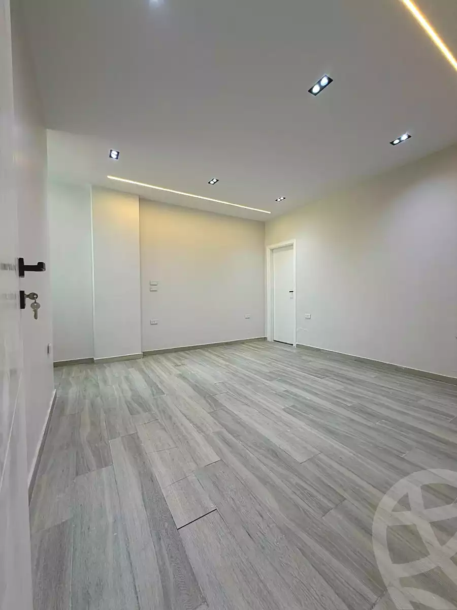 https://aqarmap.com.eg/ar/listing/7179523-for-sale-cairo-6th-of-october-el-ahyaa-neighborhood-3rd-al-hay-al-thalith-st