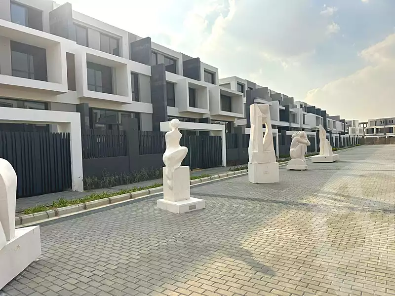 https://aqarmap.com.eg/ar/listing/7179771-for-sale-cairo-new-cairo-compounds-el-patio-town-compound-la-vista